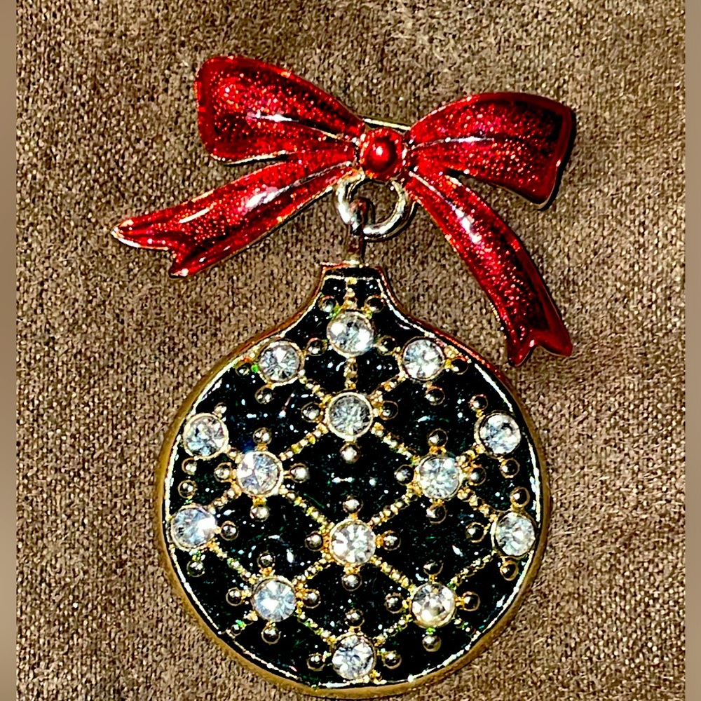 "W" Holiday Ornament Pin Brooch - Green, Red, White Stones, Gold Toned Metal